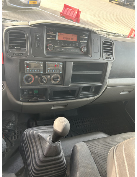 Nissan Cabstar NT400 / Duo Temp Frigo -30 gr / 146 dkm/ Blad - Blad / APK TUV 03-26 - Фургон-рефрижератор: фото 5 Nissan Cabstar NT400 / Duo Temp Frigo -30 gr / 146 dkm/ Blad - Blad / APK TUV 03-26 - Фургон-рефрижератор: фото 5