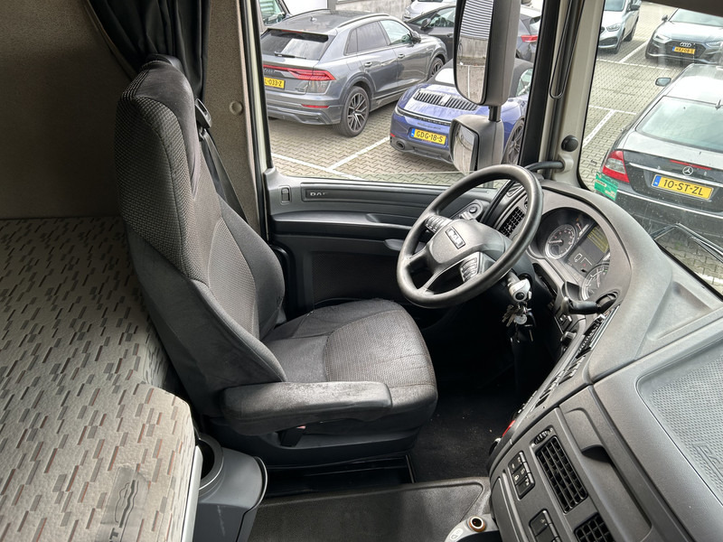 DAF XF 440 FT SC / Mega - Low Deck / Smart Tacho V2 / 2 Tanks / Stand Klima - Тягач: фото 3 DAF XF 440 FT SC / Mega - Low Deck / Smart Tacho V2 / 2 Tanks / Stand Klima - Тягач: фото 3