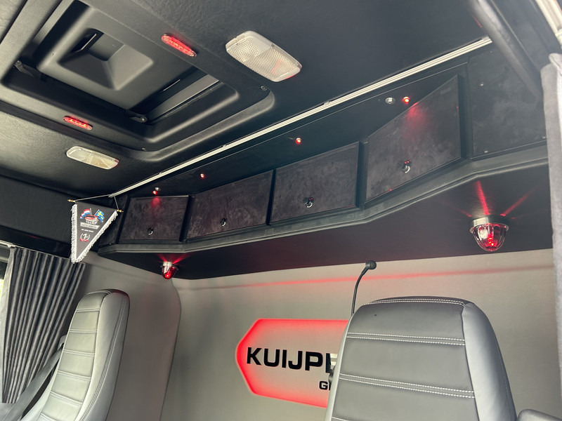 Тягач Scania R520 V8 / Showtruck / Buffl Special Interior / Vol Lucht / Retarder: фото 14