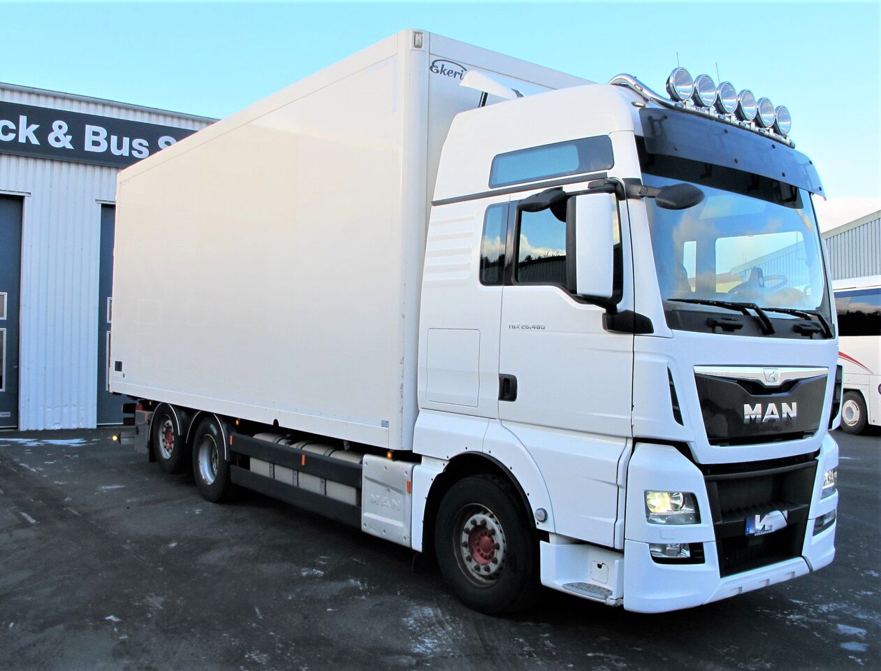 MAN TGX 26.480 6×2-4 Skåp/Fjärr - Грузовик с закрытым кузовом: фото 3 MAN TGX 26.480 6×2-4 Skåp/Fjärr - Грузовик с закрытым кузовом: фото 3