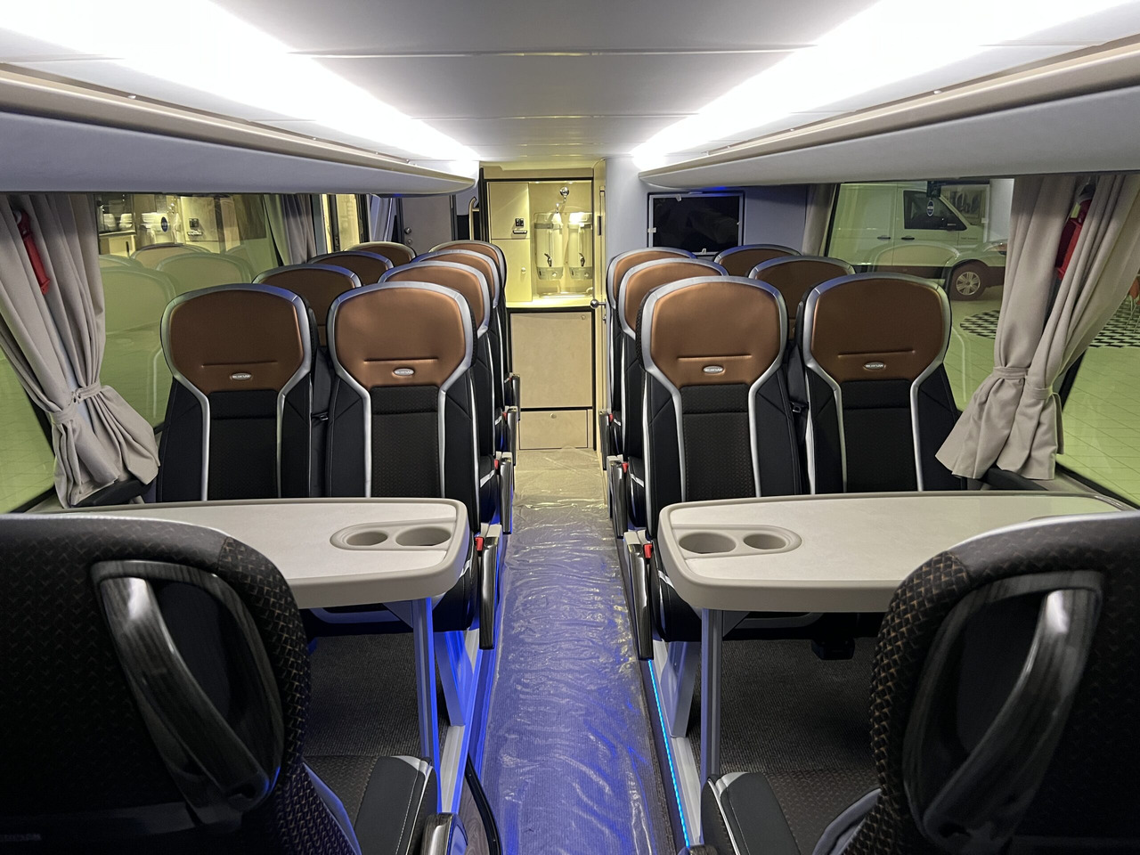 Туристический автобус NEOPLAN SKYLINER P06 Euro 6E V.I.P / Exclusive Class (Dark Edition): фото 49