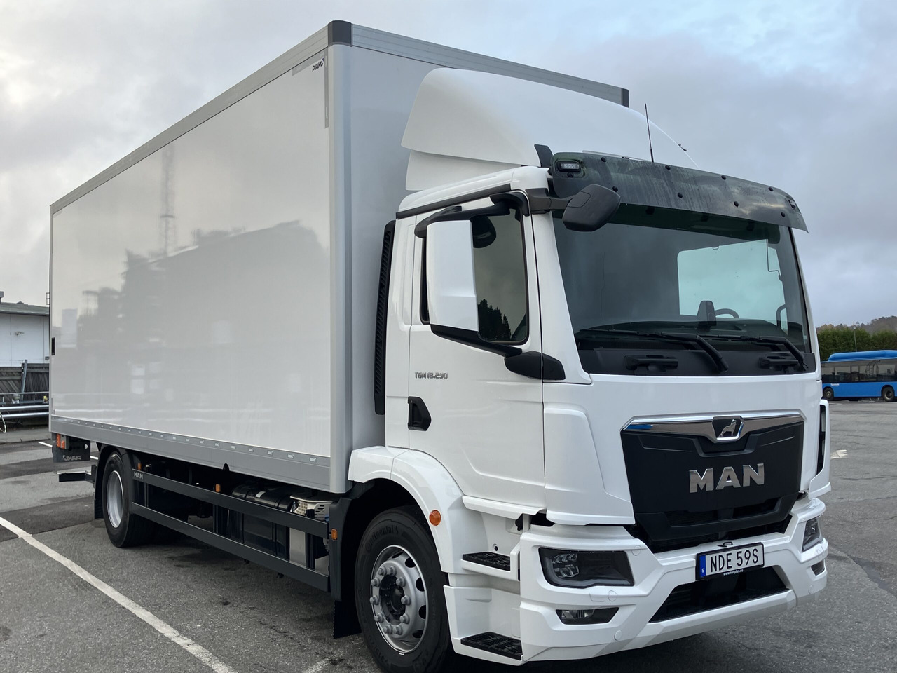 TGM 18.290 4×2 LL 18-ppl ÖBS - Грузовик с закрытым кузовом: фото 2 TGM 18.290 4×2 LL 18-ppl ÖBS - Грузовик с закрытым кузовом: фото 2