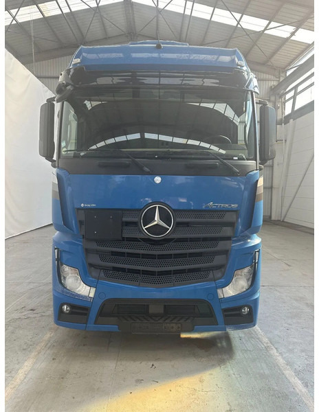 Mercedes-Benz Actros 2642 6x2 - Тентованный грузовик: фото 5 Mercedes-Benz Actros 2642 6x2 - Тентованный грузовик: фото 5