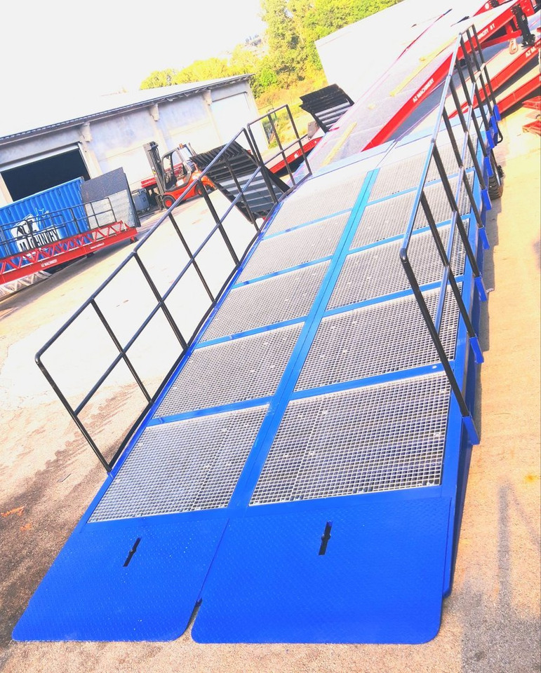**RENTAL**Wide Mobile dock ramp, uncouplable AZ RAMP BIG FOOT LLO 20 T - Погрузочная рампа: фото 3 **RENTAL**Wide Mobile dock ramp, uncouplable AZ RAMP BIG FOOT LLO 20 T - Погрузочная рампа: фото 3