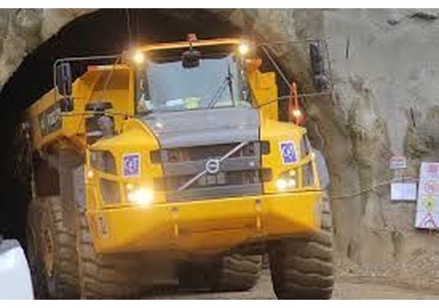 Volvo nieuwe Oliekoeler voe11033628 voe11110107 - Коробка передач и запчасти для Сочленённых самосвалов: фото 3 Volvo nieuwe Oliekoeler voe11033628 voe11110107 - Коробка передач и запчасти для Сочленённых самосвалов: фото 3