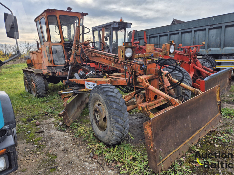 BGP-180 - Грейдер: фото 1 BGP-180 - Грейдер: фото 1