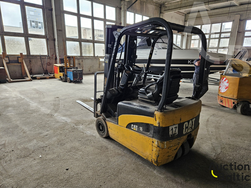 Caterpillar EP 16 NT - Электропогрузчик: фото 3 Caterpillar EP 16 NT - Электропогрузчик: фото 3
