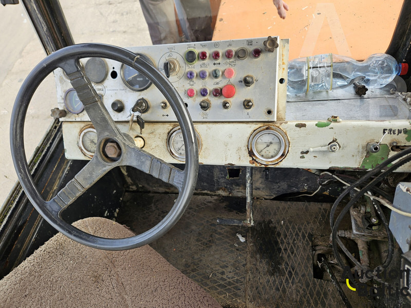 Corinsa CCN 1222 - Пневмоколесный каток: фото 5 Corinsa CCN 1222 - Пневмоколесный каток: фото 5