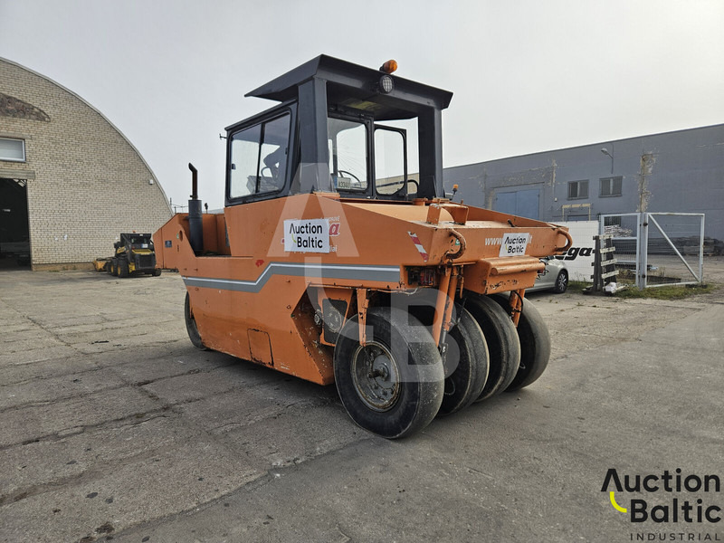 Corinsa CCN 1222 - Пневмоколесный каток: фото 4 Corinsa CCN 1222 - Пневмоколесный каток: фото 4