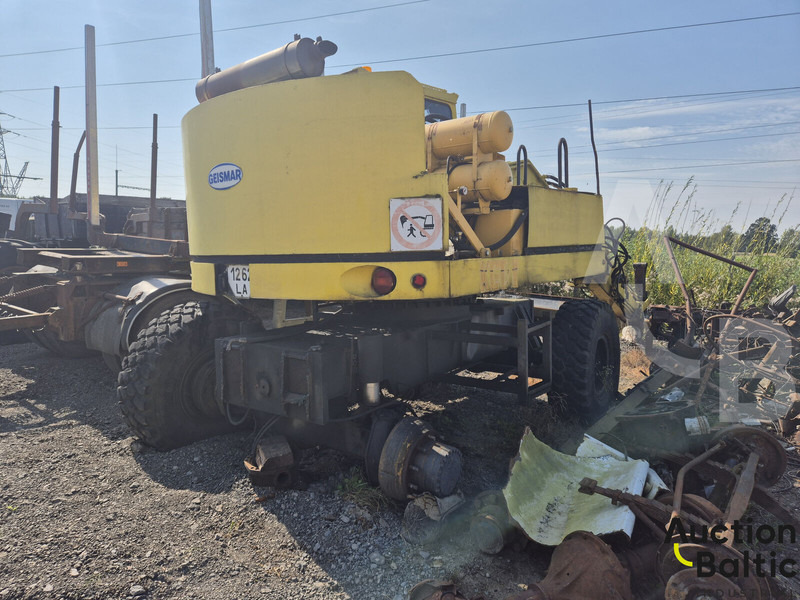 Geismar KGT-V - Колёсный экскаватор: фото 5 Geismar KGT-V - Колёсный экскаватор: фото 5