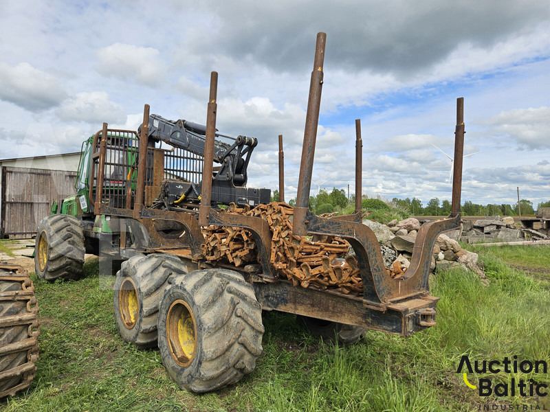 John Deere 1010 E - Лесной прицеп: фото 4 John Deere 1010 E - Лесной прицеп: фото 4