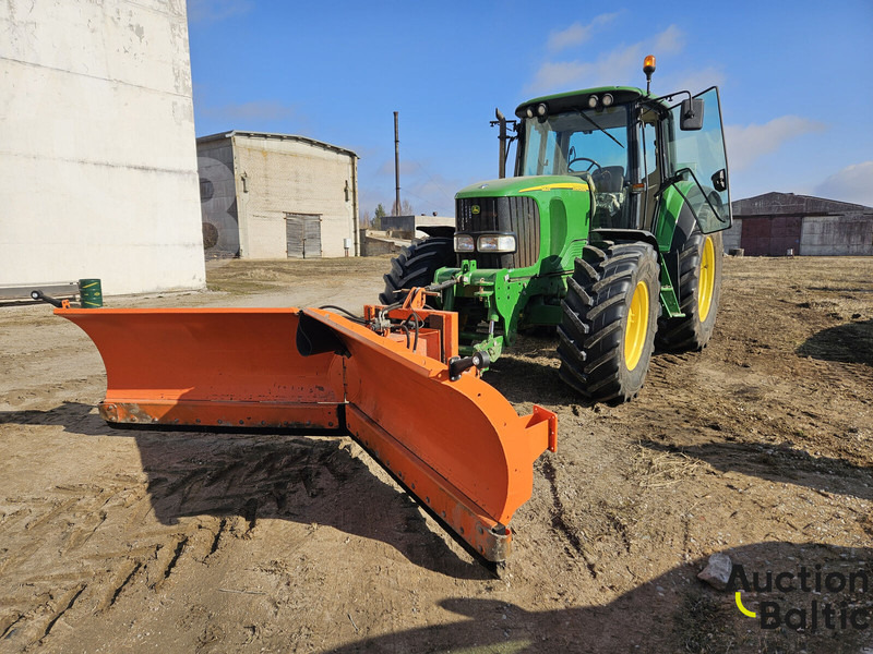 John Deere 6820 - Трактор: фото 1 John Deere 6820 - Трактор: фото 1