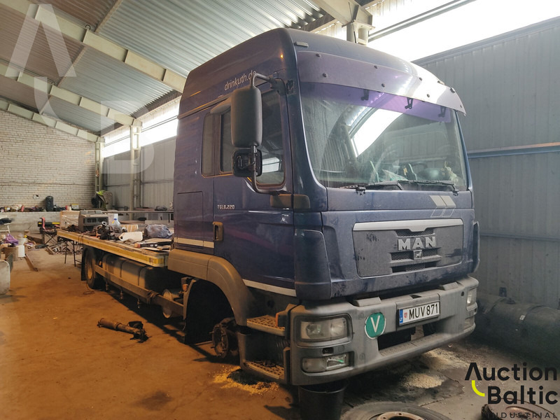 MAN TGL 8.220 4X2 BL - Грузовик бортовой/ Платформа: фото 1 MAN TGL 8.220 4X2 BL - Грузовик бортовой/ Платформа: фото 1