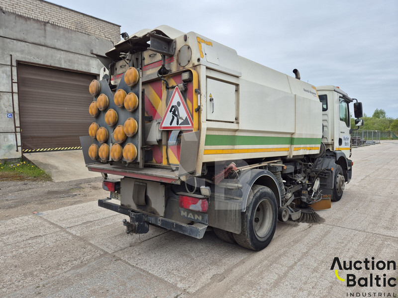 MAN TGM15.250 4X2 BL - Подметально-уборочная машина: фото 3 MAN TGM15.250 4X2 BL - Подметально-уборочная машина: фото 3