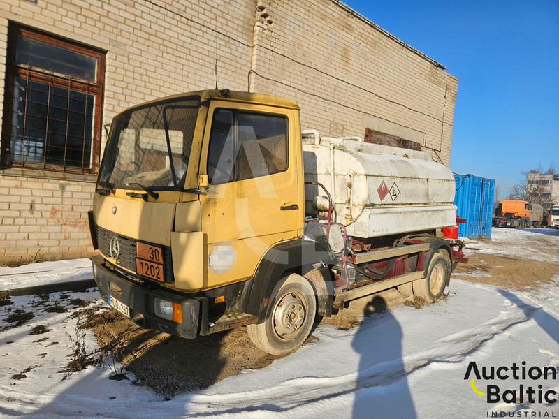 Mercedes-Benz 814 - Грузовик-цистерна: фото 2 Mercedes-Benz 814 - Грузовик-цистерна: фото 2