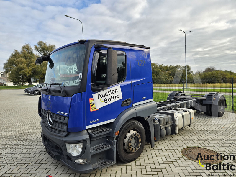 Mercedes-Benz Actros 1843 - Грузовик-шасси: фото 3 Mercedes-Benz Actros 1843 - Грузовик-шасси: фото 3