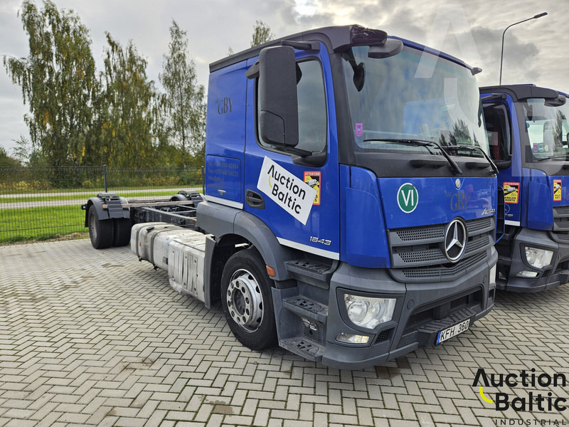 Mercedes-Benz Actros 1843 - Грузовик-шасси: фото 1 Mercedes-Benz Actros 1843 - Грузовик-шасси: фото 1