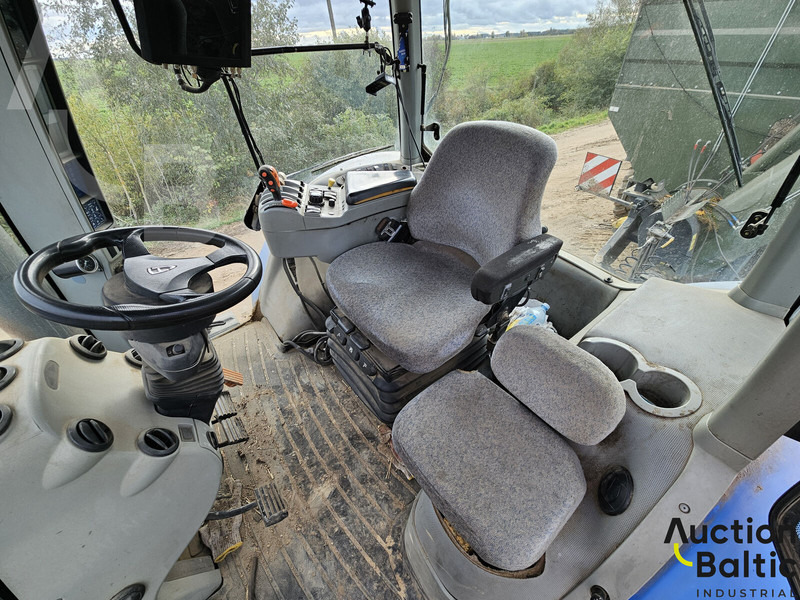 New Holland T 8040 - Трактор: фото 5 New Holland T 8040 - Трактор: фото 5