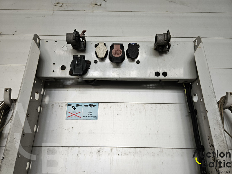 Schmitz Cargobull SCS 24 - Тентованный полуприцеп: фото 3 Schmitz Cargobull SCS 24 - Тентованный полуприцеп: фото 3