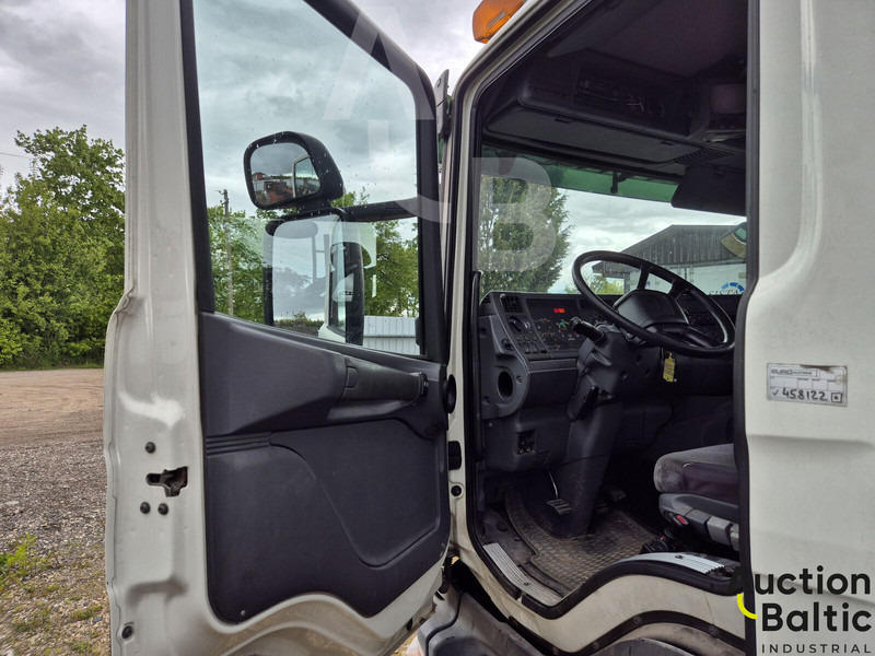 Scania P 94-260 - Тягач: фото 4 Scania P 94-260 - Тягач: фото 4