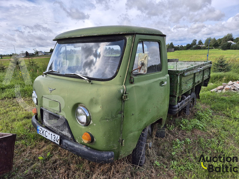 UAZ UAZ 452 - Малотоннажный бортовой грузовик: фото 1 UAZ UAZ 452 - Малотоннажный бортовой грузовик: фото 1
