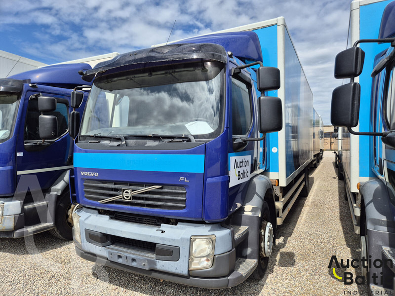 Volvo FL240 - Грузовик с закрытым кузовом: фото 2 Volvo FL240 - Грузовик с закрытым кузовом: фото 2