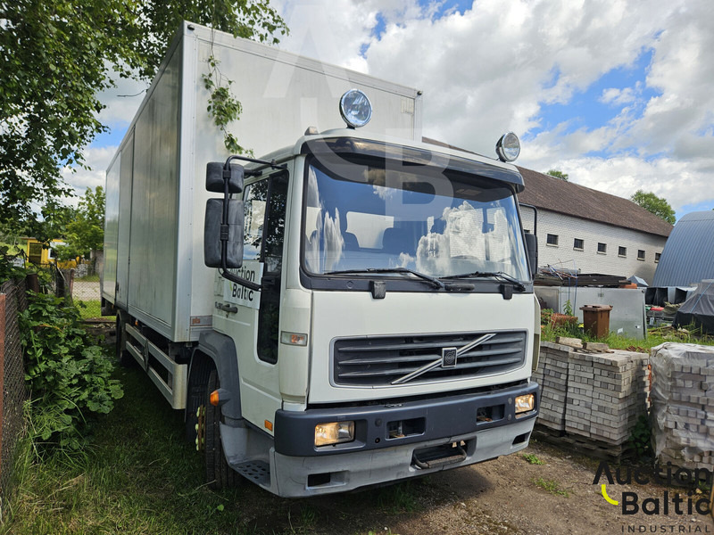 Volvo FL615 - Грузовик с закрытым кузовом: фото 2 Volvo FL615 - Грузовик с закрытым кузовом: фото 2