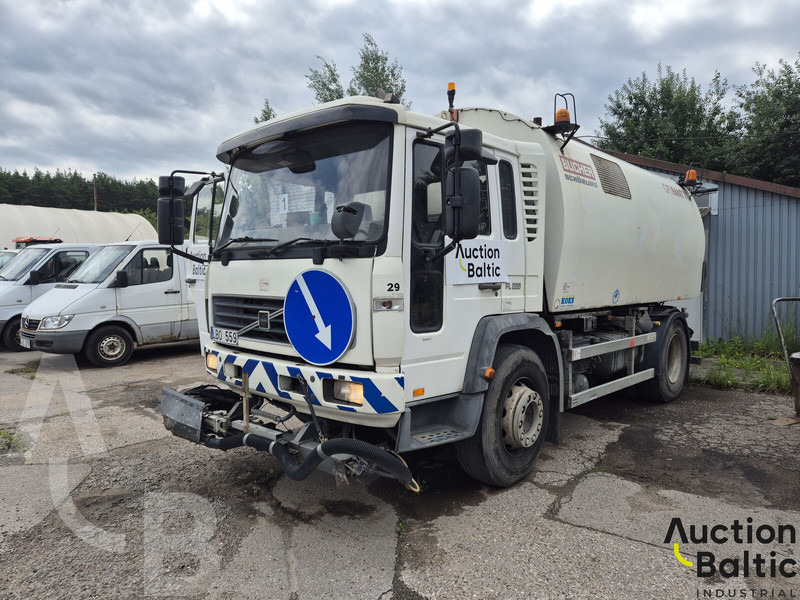 Volvo FL618 - Подметально-уборочная машина: фото 2 Volvo FL618 - Подметально-уборочная машина: фото 2