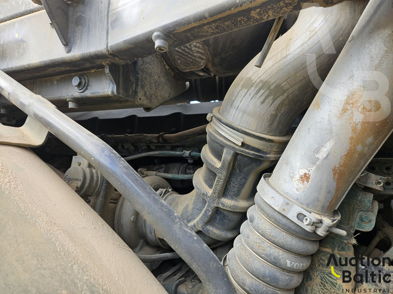 Колёсный погрузчик Volvo L 180 G: фото 19