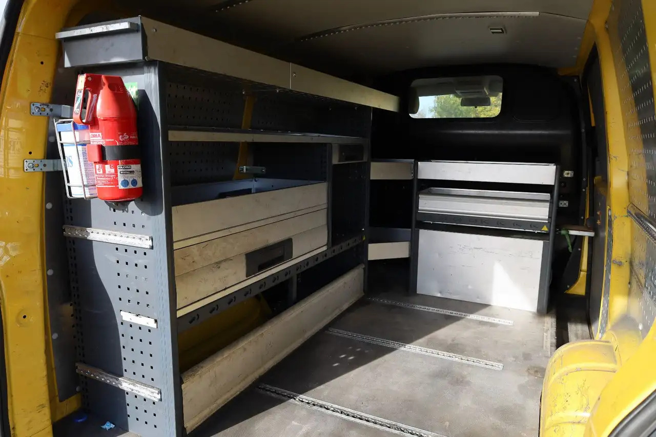 Цельнометаллический фургон Volkswagen T5 Transporter/ 2.0 TDI/EU5/Werkstatt: фото 8