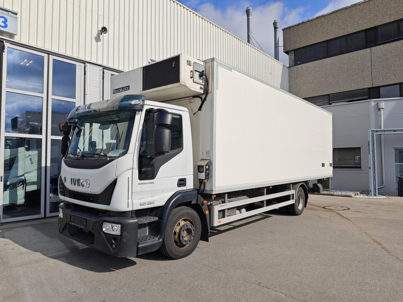 IVECO Iveco 140E25 2 Zonen-Figoblock - Рефрижератор: фото 1 IVECO Iveco 140E25 2 Zonen-Figoblock - Рефрижератор: фото 1