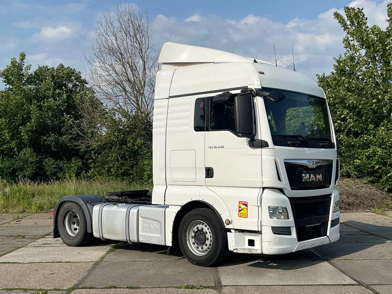 MAN TGX 18.440 Retarder***2xdieseltanks***TGX 18.440 2017*** - Тягач: фото 1 MAN TGX 18.440 Retarder***2xdieseltanks***TGX 18.440 2017*** - Тягач: фото 1