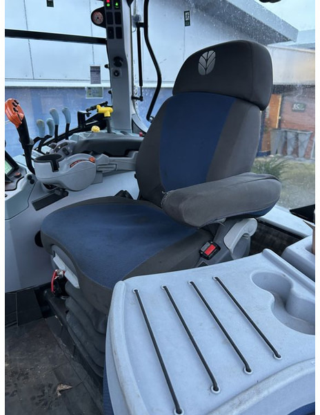 Трактор New Holland New Holland T7.215S: фото 17