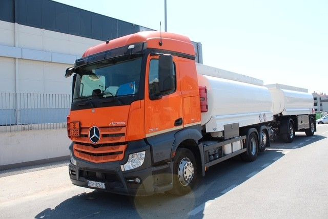 Mercedes-Benz Actros 2548 6x2/4 - Грузовик-цистерна: фото 1 Mercedes-Benz Actros 2548 6x2/4 - Грузовик-цистерна: фото 1