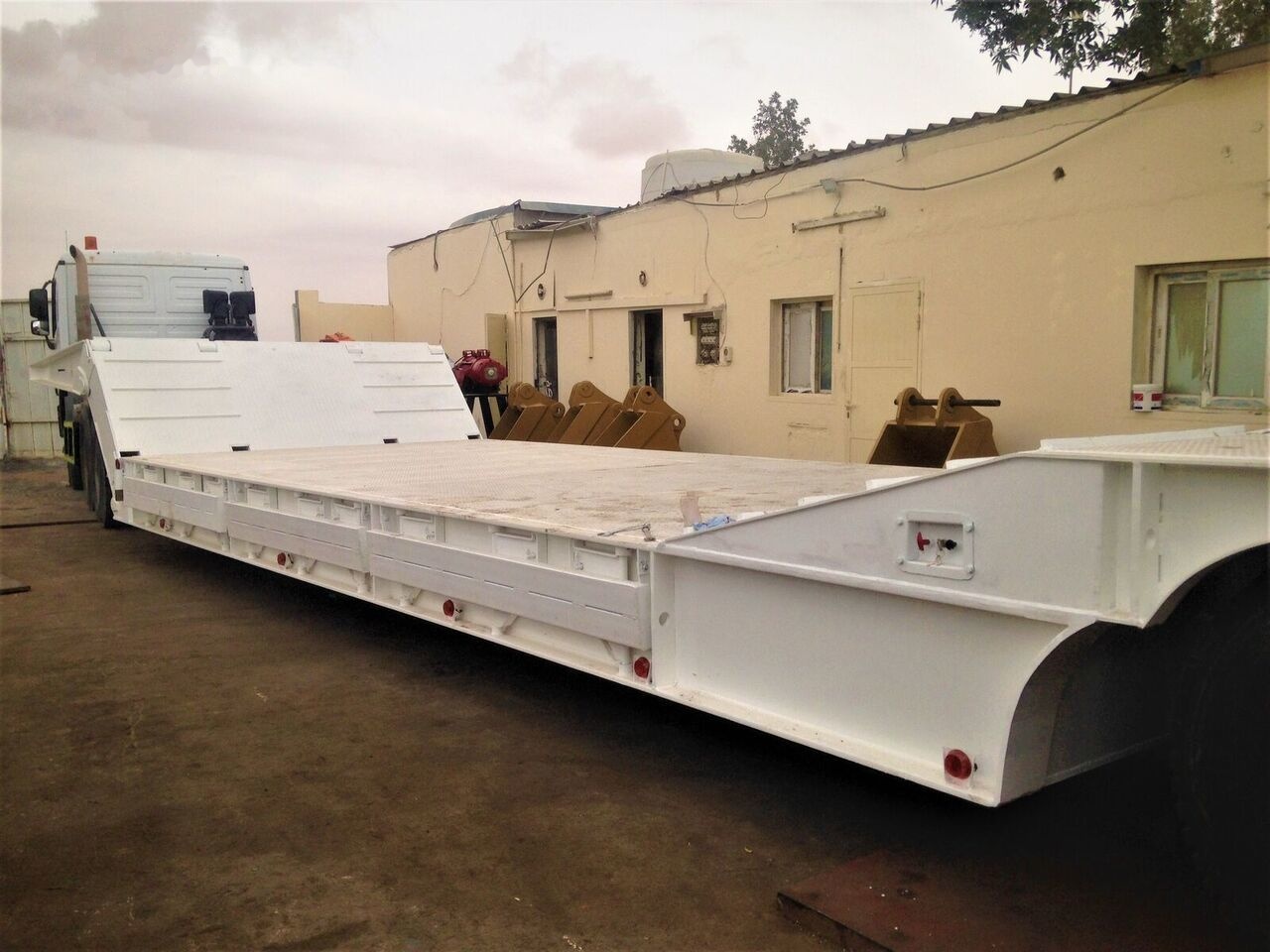 AME 120 Ton 4 Axle Front Loading Lowbed Semi-Trailer - Низкорамный полуприцеп: фото 4 AME 120 Ton 4 Axle Front Loading Lowbed Semi-Trailer - Низкорамный полуприцеп: фото 4
