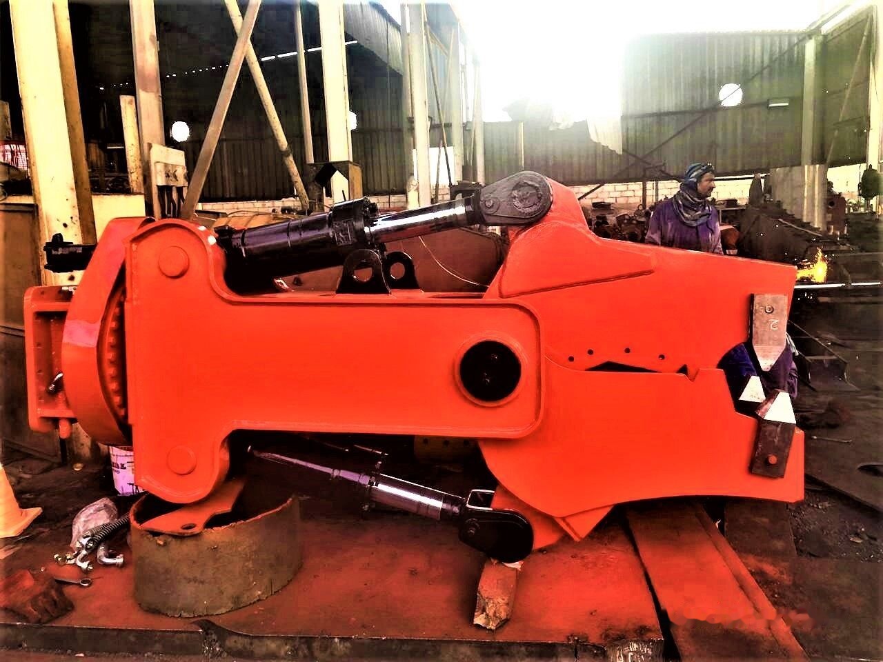 AME 360' Rotating Concrete Demolition Shear Jaw Suitable for 30-50 T - Гидроножницы для Экскаваторов: фото 3 AME 360' Rotating Concrete Demolition Shear Jaw Suitable for 30-50 T - Гидроножницы для Экскаваторов: фото 3