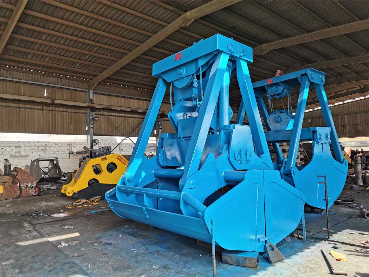 AME Electro Hydraulic Wireless Remote Control Clamshell Grapple - Грейферный ковш для Кранов: фото 4 AME Electro Hydraulic Wireless Remote Control Clamshell Grapple - Грейферный ковш для Кранов: фото 4