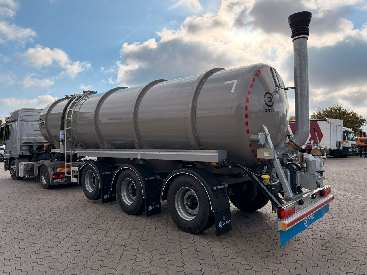 D-TEC Gülletanker 30m³ mit Zwangslenkung - Полуприцеп-цистерна: фото 3 D-TEC Gülletanker 30m³ mit Zwangslenkung - Полуприцеп-цистерна: фото 3
