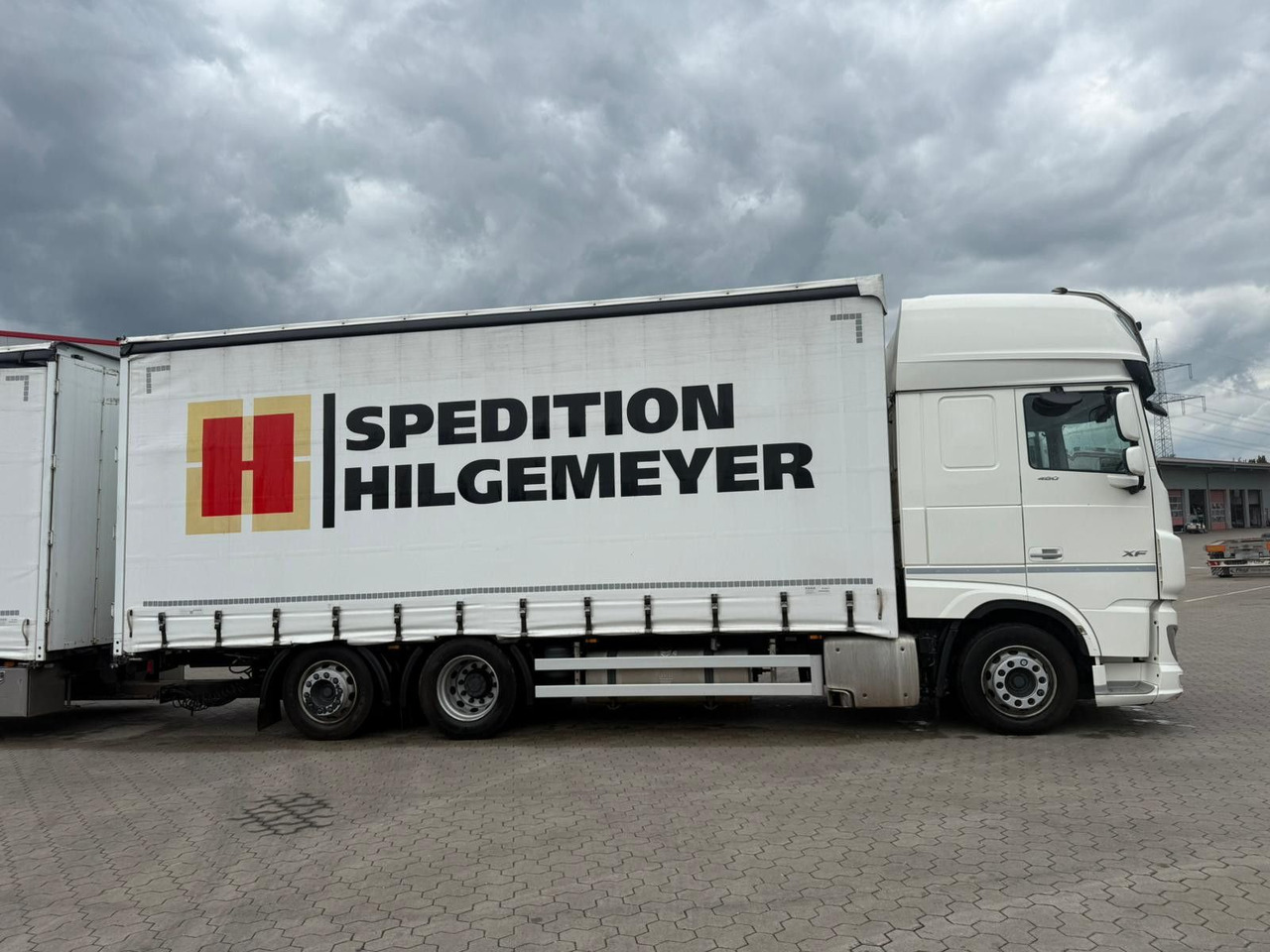 DAF XF 480 FAN LowDeck 6x2 Jumbo Inklusive Anhänger - Тентованный грузовик, Тентованный прицеп: фото 2 DAF XF 480 FAN LowDeck 6x2 Jumbo Inklusive Anhänger - Тентованный грузовик, Тентованный прицеп: фото 2
