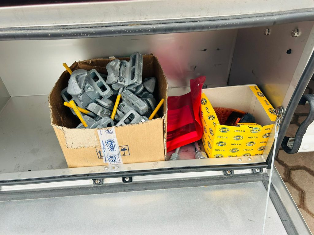 Новый Полуприцеп бортовой/ Платформа Kässbohrer SPA Mega Tele Plattform Auflieger: фото 12 Новый Полуприцеп бортовой/ Платформа Kässbohrer SPA Mega Tele Plattform Auflieger: фото 12