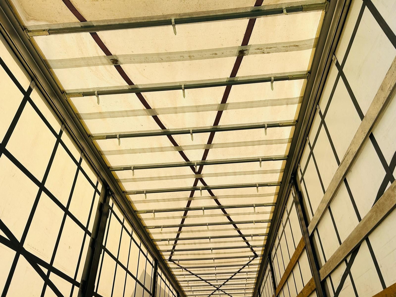 Тентованный полуприцеп Kässbohrer Schiebeplanen Auflieger: фото 8