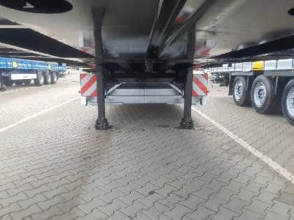 Новый Полуприцеп бортовой/ Платформа Krone Plateau-Auflieger - Lenkachse + Stapleraufnahme: фото 9 Новый Полуприцеп бортовой/ Платформа Krone Plateau-Auflieger - Lenkachse + Stapleraufnahme: фото 9