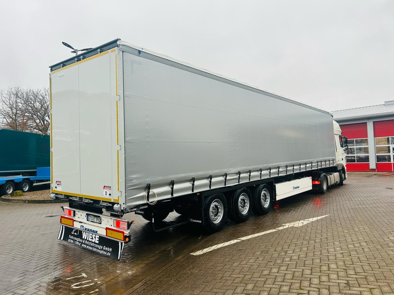 Krone SDP 27 - 1 Stück sofort verfügbar! - Тентованный полуприцеп: фото 1 Krone SDP 27 - 1 Stück sofort verfügbar! - Тентованный полуприцеп: фото 1