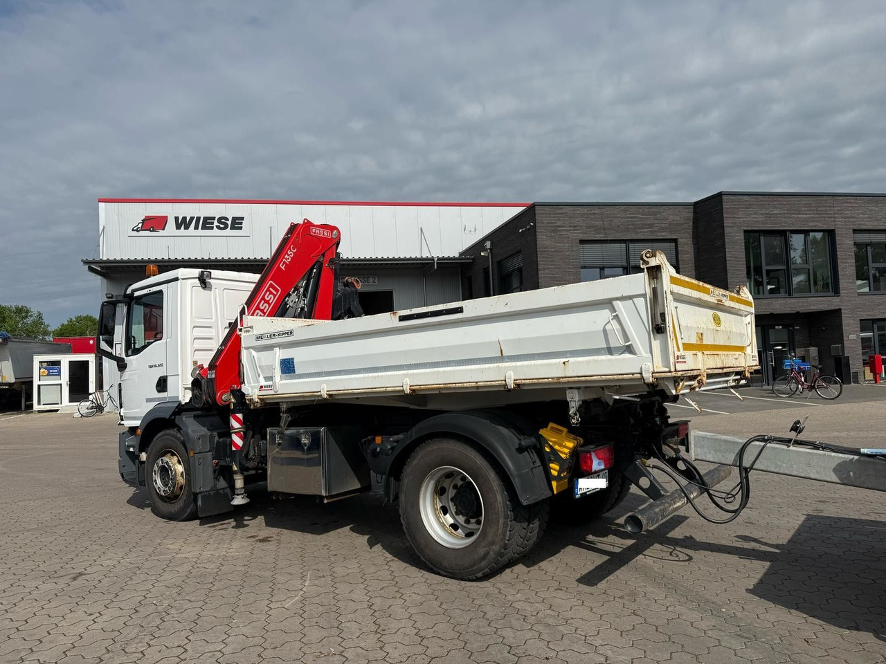 MAN TGM 18.320 4x2 BB mit Kran Fassi F135 Kipper - Самосвал, Автоманипулятор: фото 3 MAN TGM 18.320 4x2 BB mit Kran Fassi F135 Kipper - Самосвал, Автоманипулятор: фото 3