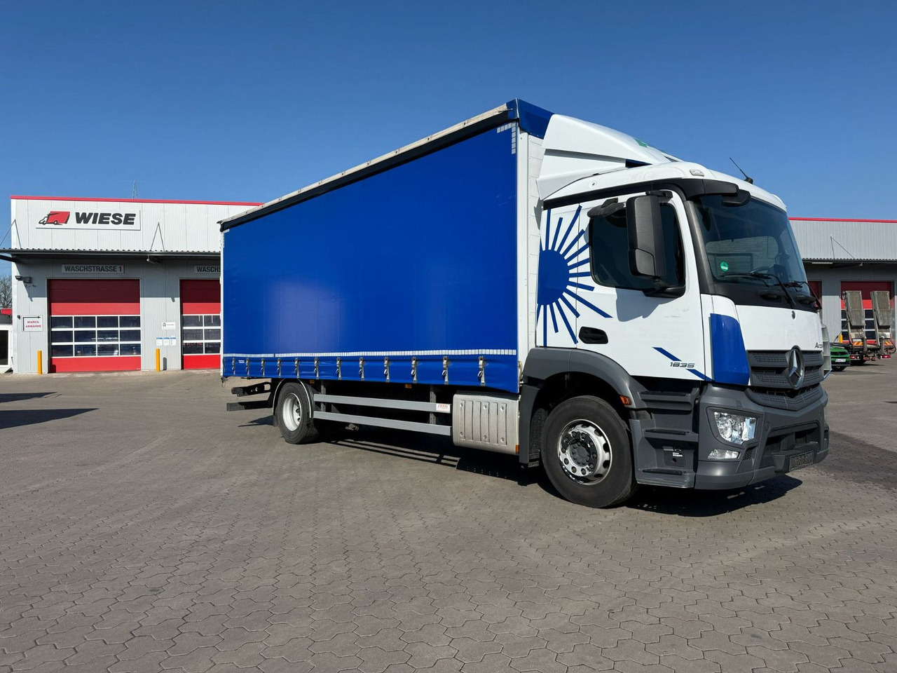 Mercedes-Benz Antos 1835 L - 4x2 Schiebeplane - Тентованный грузовик: фото 1 Mercedes-Benz Antos 1835 L - 4x2 Schiebeplane - Тентованный грузовик: фото 1