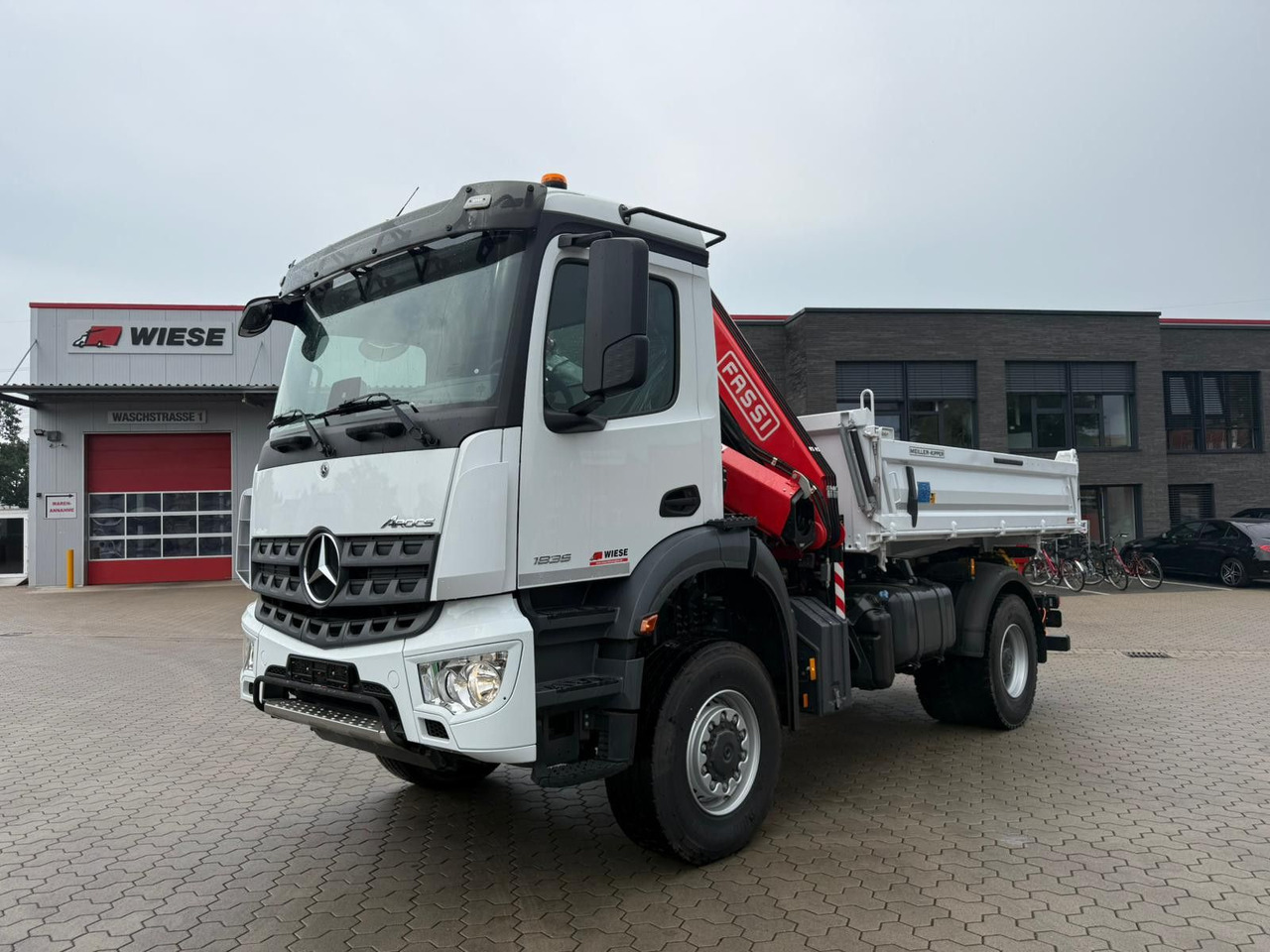 Mercedes-Benz Arocs 1835 4x2 Meiller Fassi F135 Kran Kipper - Самосвал, Автоманипулятор: фото 1 Mercedes-Benz Arocs 1835 4x2 Meiller Fassi F135 Kran Kipper - Самосвал, Автоманипулятор: фото 1