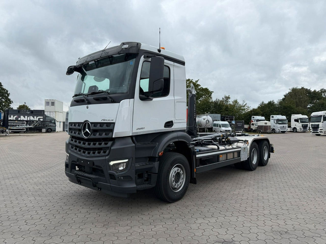 Mercedes-Benz Arocs 5 2651L 6 x4 Meiller RS 2170 - Крюковой мультилифт: фото 3 Mercedes-Benz Arocs 5 2651L 6 x4 Meiller RS 2170 - Крюковой мультилифт: фото 3