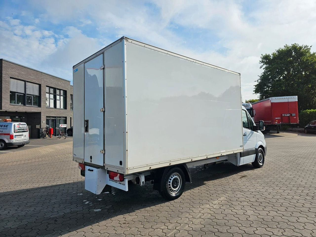 Mercedes-Benz Sprinter mit Kofferaufbau - Фургон с закрытым кузовом: фото 4 Mercedes-Benz Sprinter mit Kofferaufbau - Фургон с закрытым кузовом: фото 4