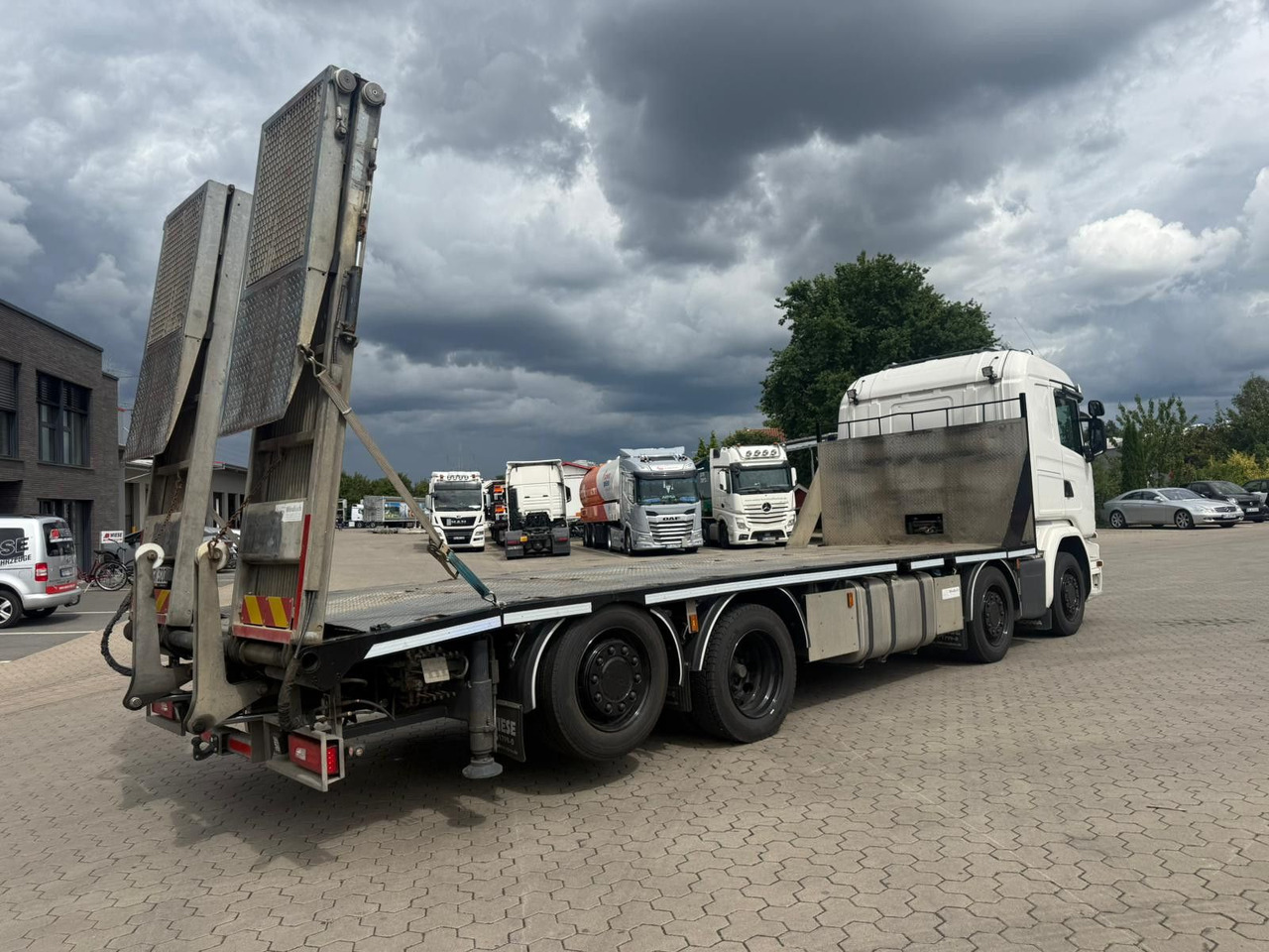 Scania G450 Baumaschinentransporter mit Rampen - Эвакуатор: фото 4 Scania G450 Baumaschinentransporter mit Rampen - Эвакуатор: фото 4