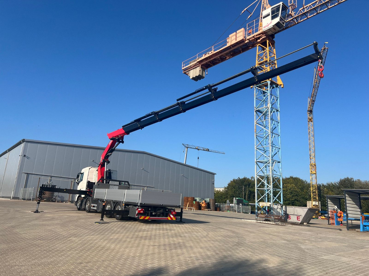 Volvo FH 500 8x2 Kran F710 RA2.26 - Грузовик бортовой/ Платформа, Автоманипулятор: фото 5 Volvo FH 500 8x2 Kran F710 RA2.26 - Грузовик бортовой/ Платформа, Автоманипулятор: фото 5